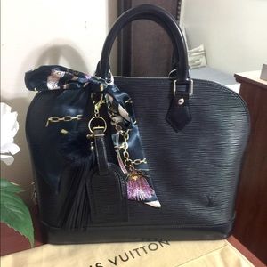 🖤 Louis Vuitton Epi luggage tag keychain charm